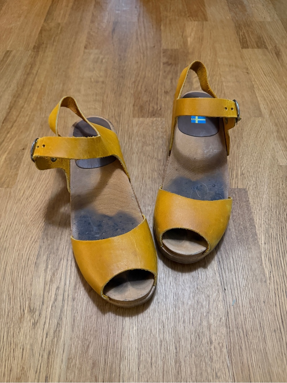 Mia Anja 39 Yellow Leather Wooded Peep Toe Swedish Clogs